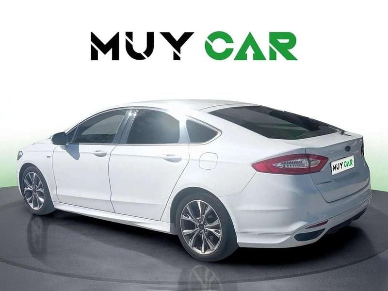Usado Ford Mondeo ST-Line 160 CV (117 kW) 2017 Blanco Berlina