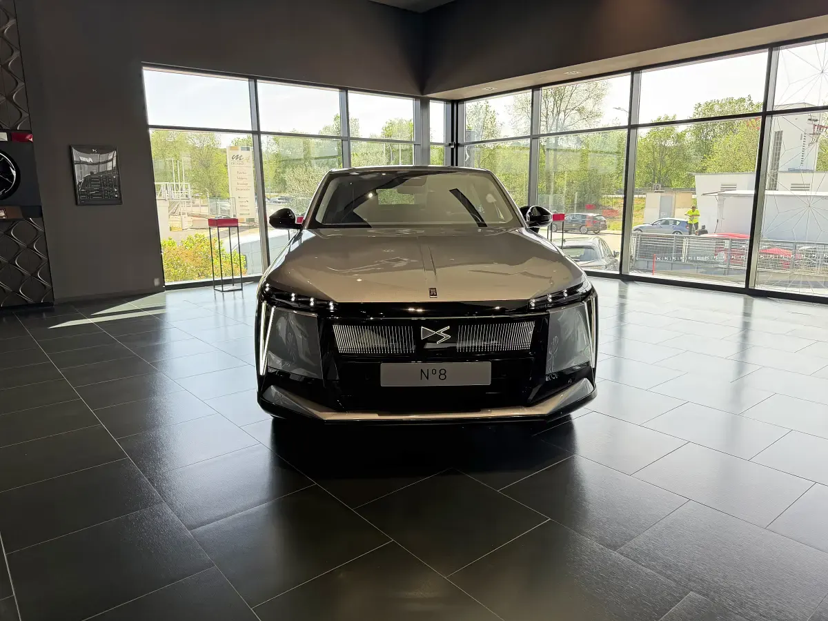 Nuevo DS Automobiles N°8 180 kW (245 CV) 2026 Gris SUV