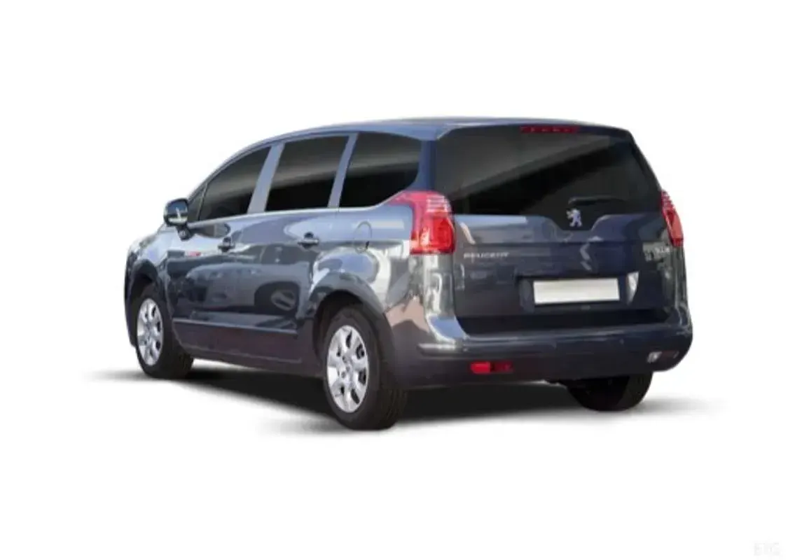 Usado Peugeot 5008 Active 120 CV (88 kW) 2011 Gris Monovolumen