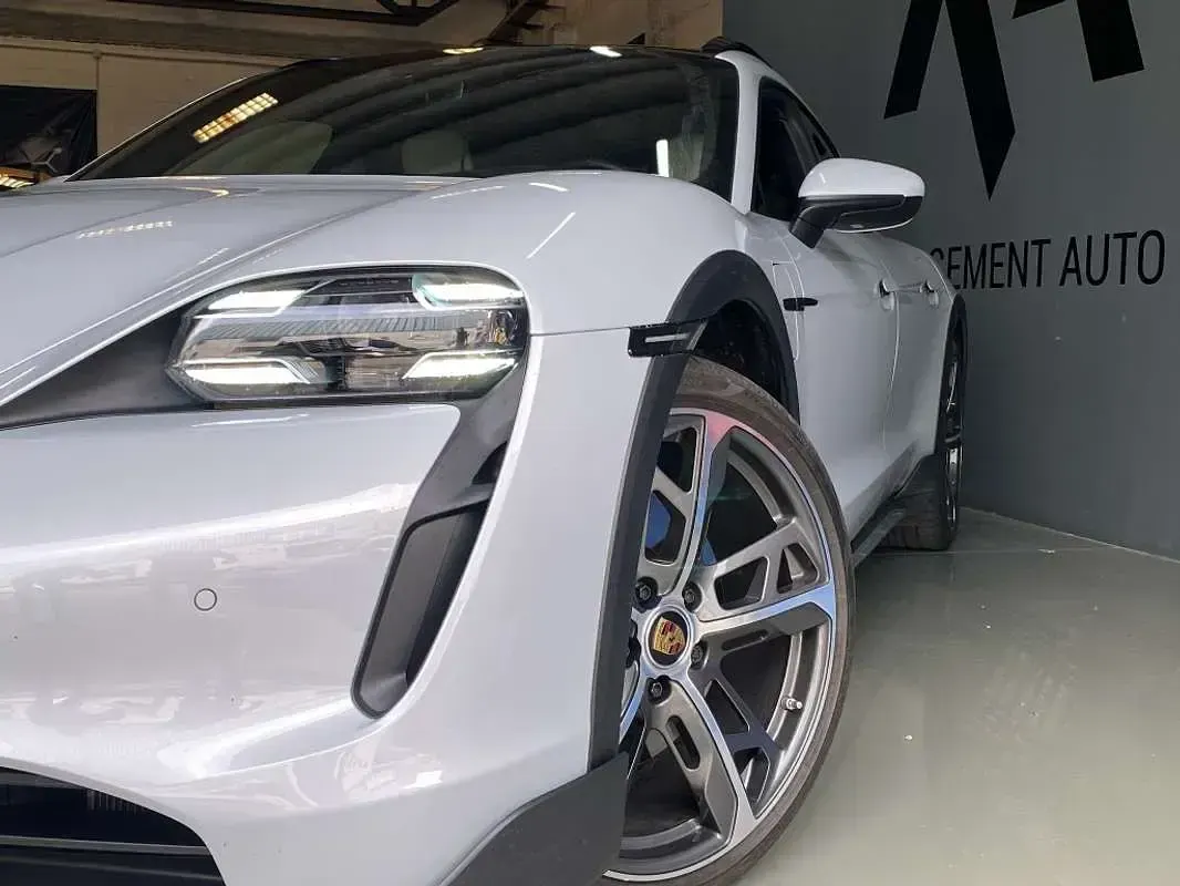Usado Porsche Taycan Cross Turismo 319 kW (435 CV) 2024 Gris Familiar