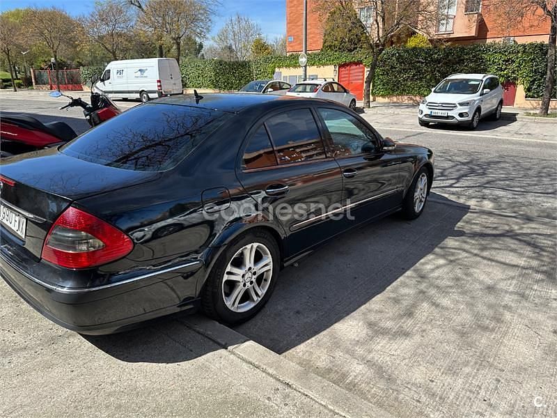 Usado Mercedes E280 Avantgarde 190 CV (139 kW) 2007 Negro Berlina