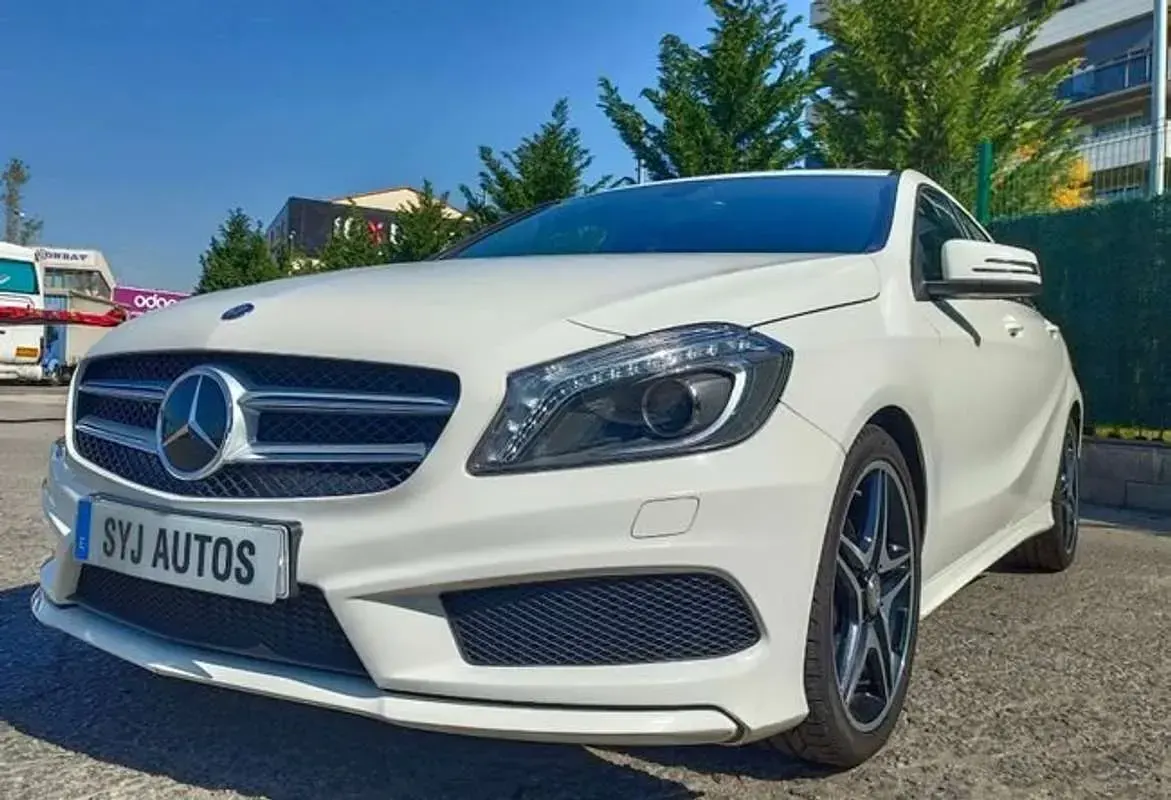 Usado Mercedes A180 109 CV (80 kW) 2015 Blanco Utilitario