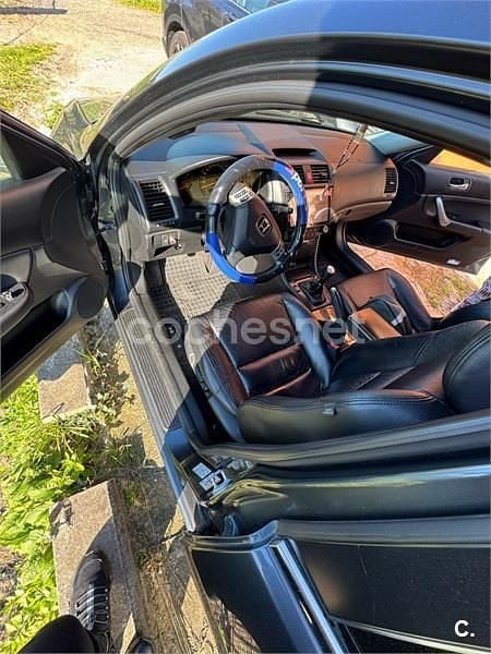 Usado Honda Accord Executive 140 CV (102 kW) 2005 Gris / plata Berlina