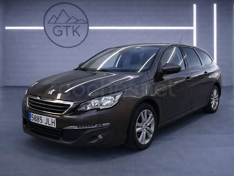 Usado Peugeot 308 Style 100 CV (73 kW) 2015 Gris / plata Berlina