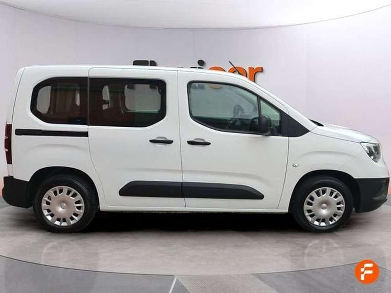 Usado Opel Combo Life Edition+ 102 CV (75 kW) 2022 Blanco Monovolumen
