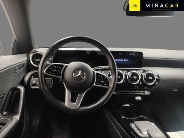 Usado Mercedes CLA180 116 CV (85 kW) 2022 Gris Berlina