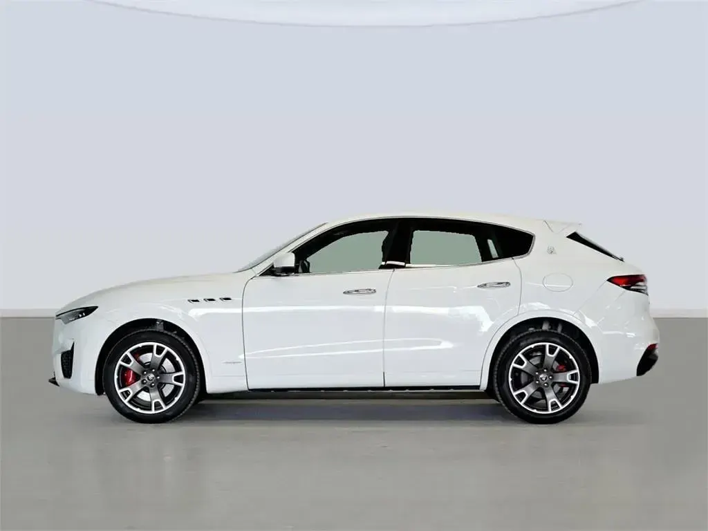 Usado Maserati Levante 350 CV (257 kW) 2021 Blanco SUV