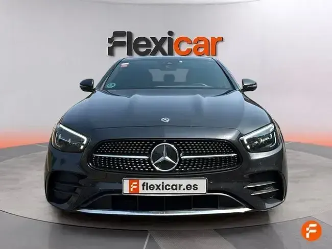 Usado Mercedes E400 330 CV (242 kW) 2021 Gris Berlina
