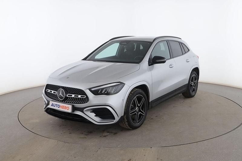 Usado Mercedes GLA250 AMG line 161 CV (118 kW) 2023 Gris SUV