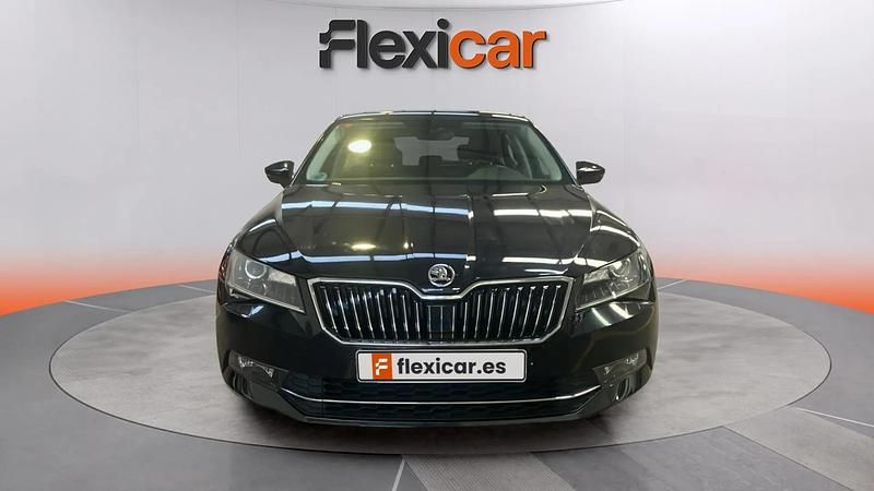 Usado Skoda Superb Style 150 CV (110 kW) 2017 Gris Berlina