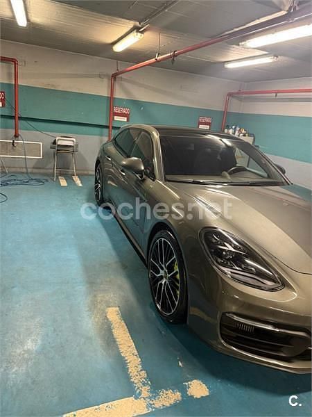 Usado Porsche Panamera Sport Turismo 462 CV (339 kW) 2022 Verde Familiar