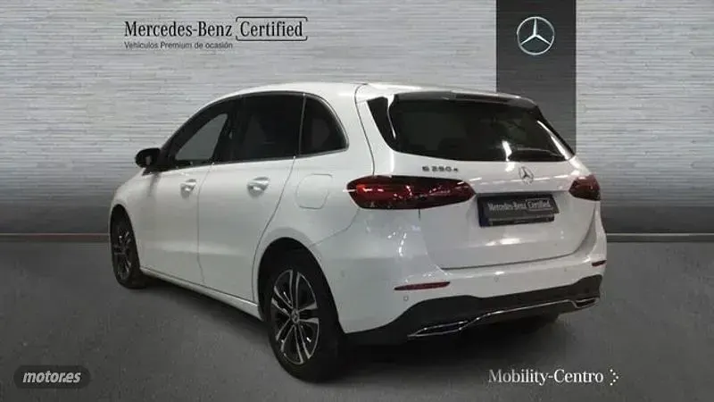Usado Mercedes B250 217 CV (159 kW) 2024 Blanco Utilitario