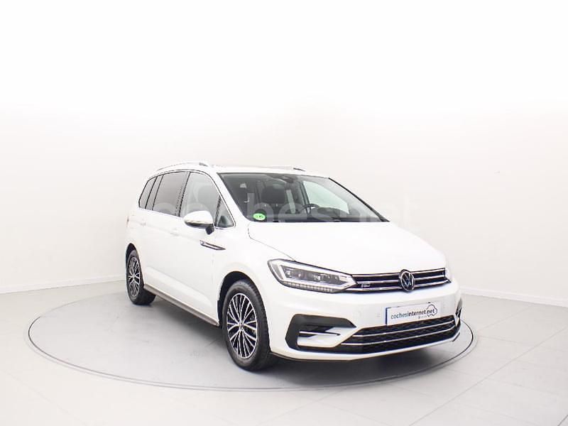 Blanco Usado 2025 VW Touran R-line Monovolumen | 46.500 € (Caro) - Imagen 1/4