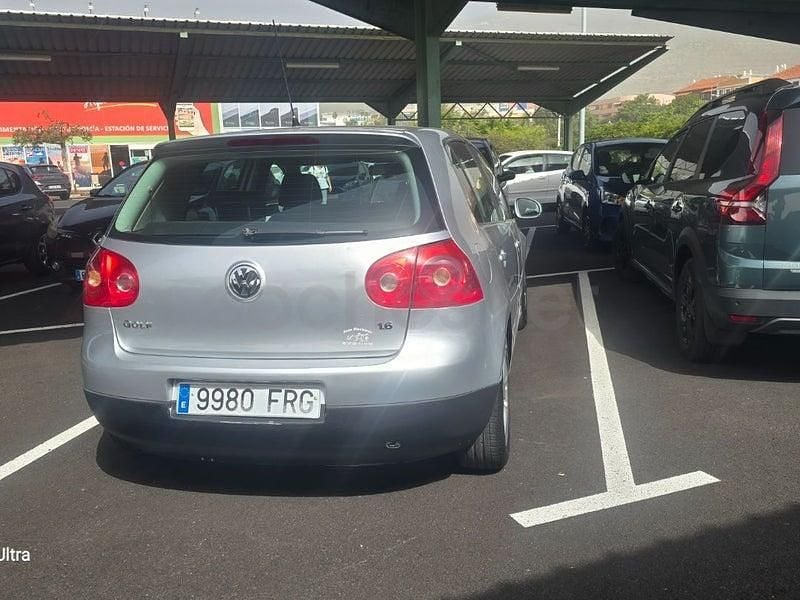 Usado VW Golf V 102 CV (75 kW) 2007 Gris / plata Berlina