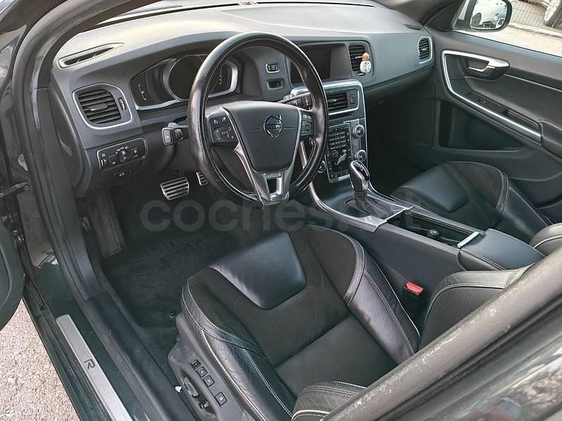 Usado Volvo V60 R-Design Momentum 190 CV (139 kW) 2017 Azul Familiar