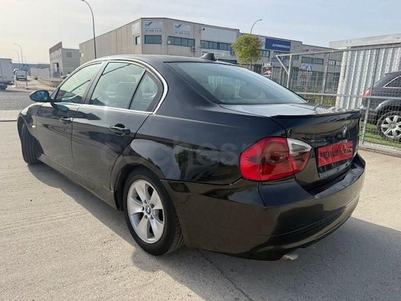 Usado BMW 318 122 CV (89 kW) 2007 Negro Berlina