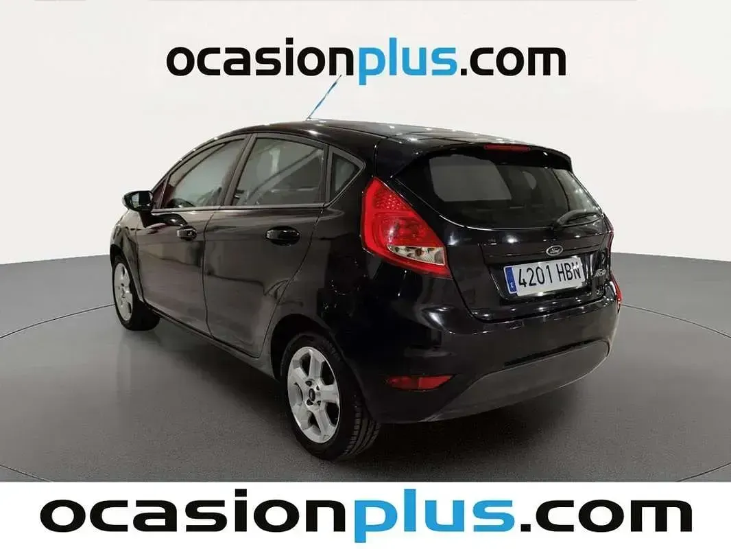 Usado Ford Fiesta Trend 82 CV (60 kW) 2011 Negro Utilitario