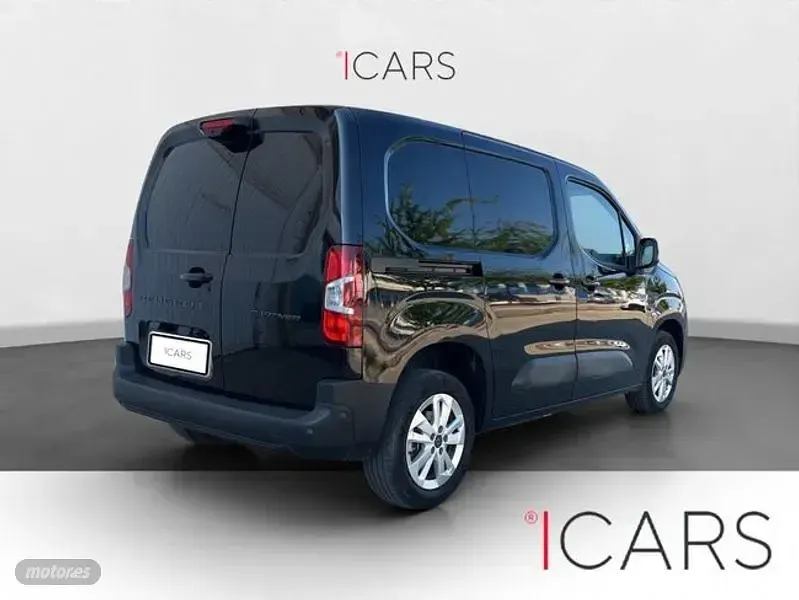 Usado Peugeot Partner 130 CV (95 kW) 2024 Negro Monovolumen
