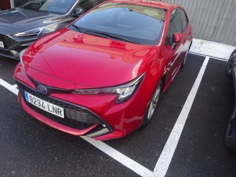 Rojo Usado 2021 Toyota Corolla Active Berlina | 17.690 € (Precio justo) - Imagen 1/4