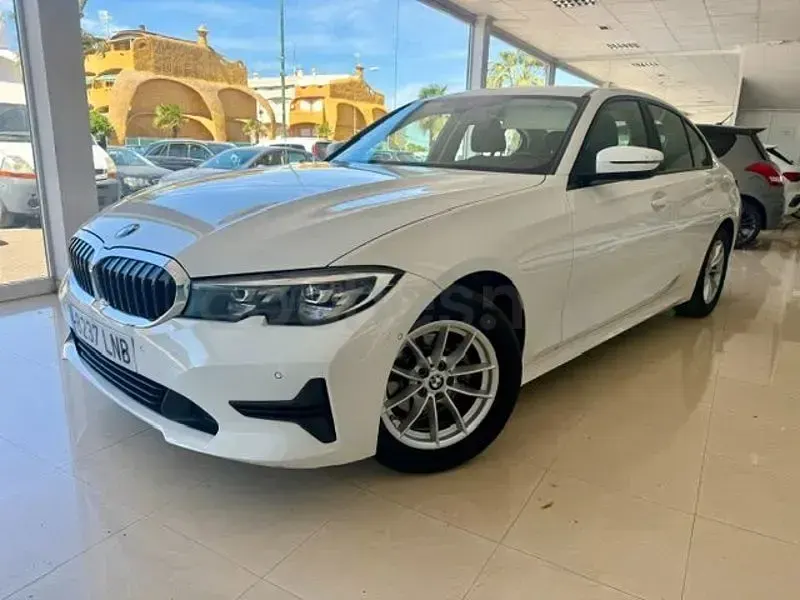 Usado BMW 318 150 CV (110 kW) 2021 Blanco Berlina