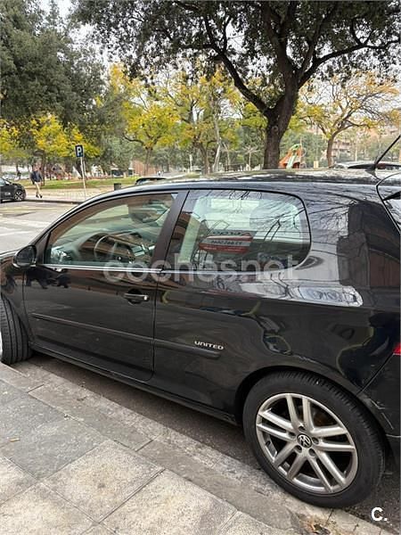 Usado VW Golf VI Highline 105 CV (77 kW) 2008 Negro Utilitario