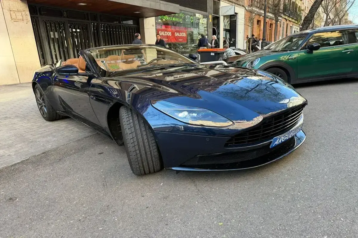 Usado Aston Martin DB9 510 CV (375 kW) 2018 Azul
