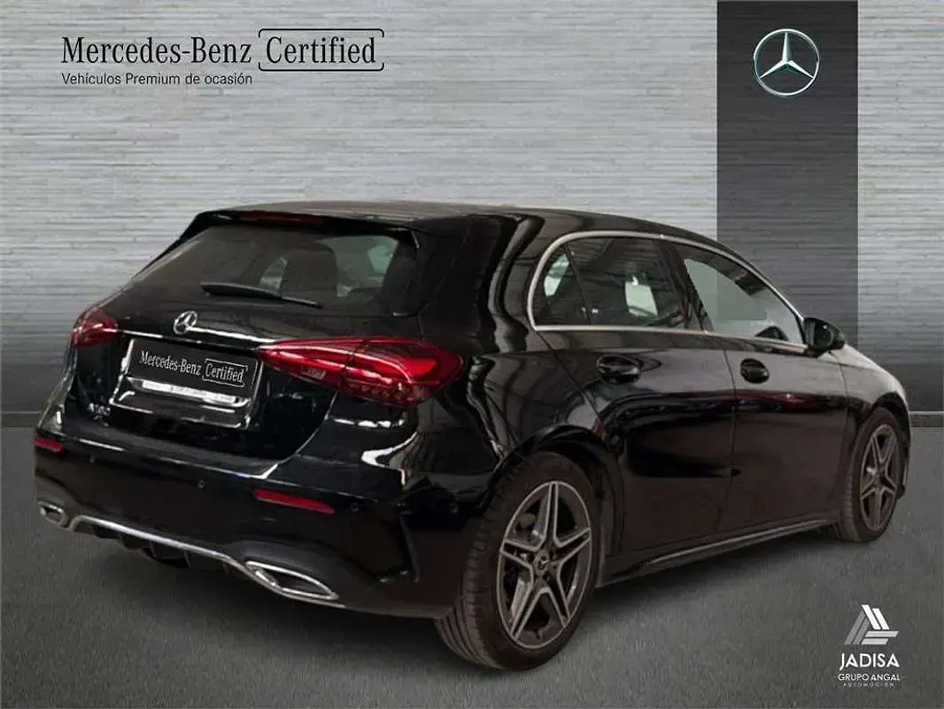 Usado Mercedes A180 136 CV (100 kW) 2025 Negro Berlina