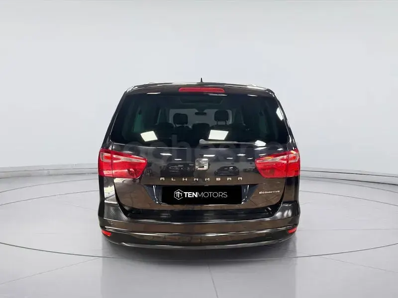 Usado Seat Alhambra Style 170 CV (125 kW) 2012 Negro Monovolumen