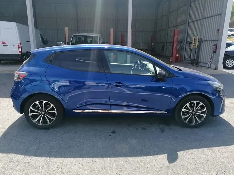 Usado Renault Clio V Techno 145 CV (106 kW) 2025 Azul Berlina
