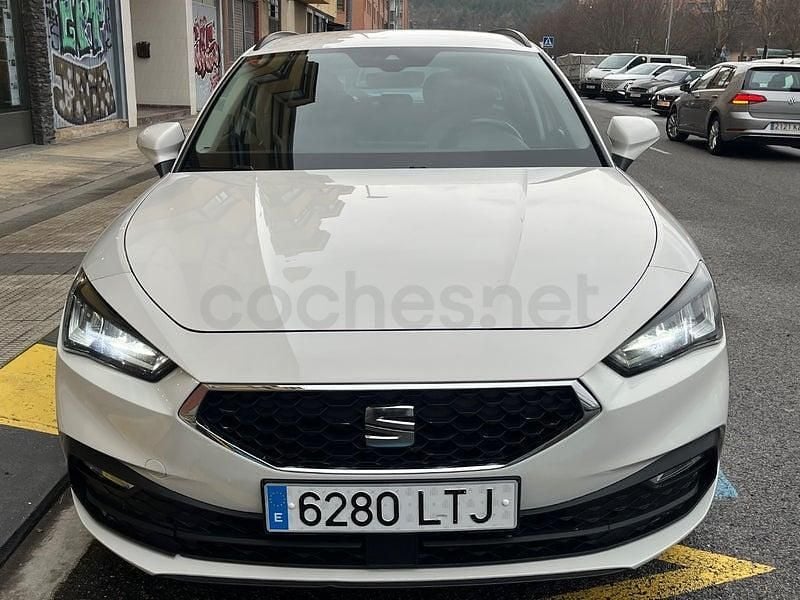 Usado Seat Leon Style 115 CV (84 kW) 2021 Blanco Familiar