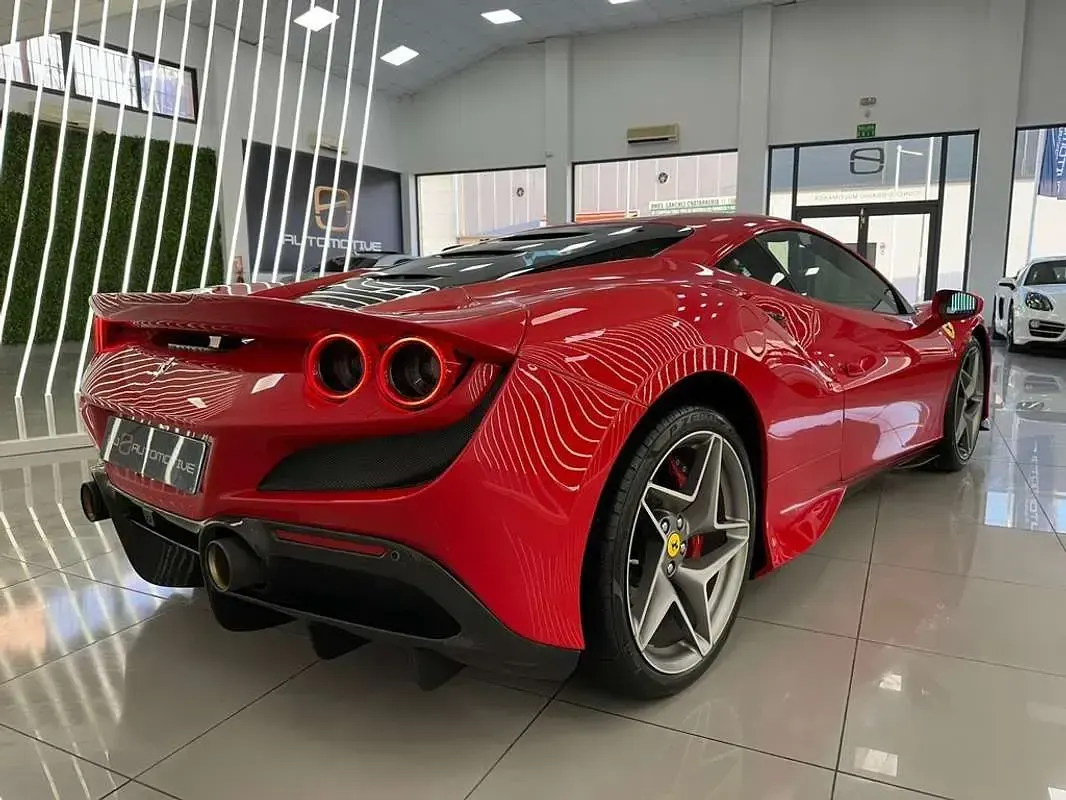 Usado Ferrari F8 719 CV (528 kW) 2020 Rojo Coupe