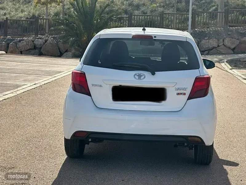 Usado Toyota Yaris 100 CV (73 kW) 2016 Blanco