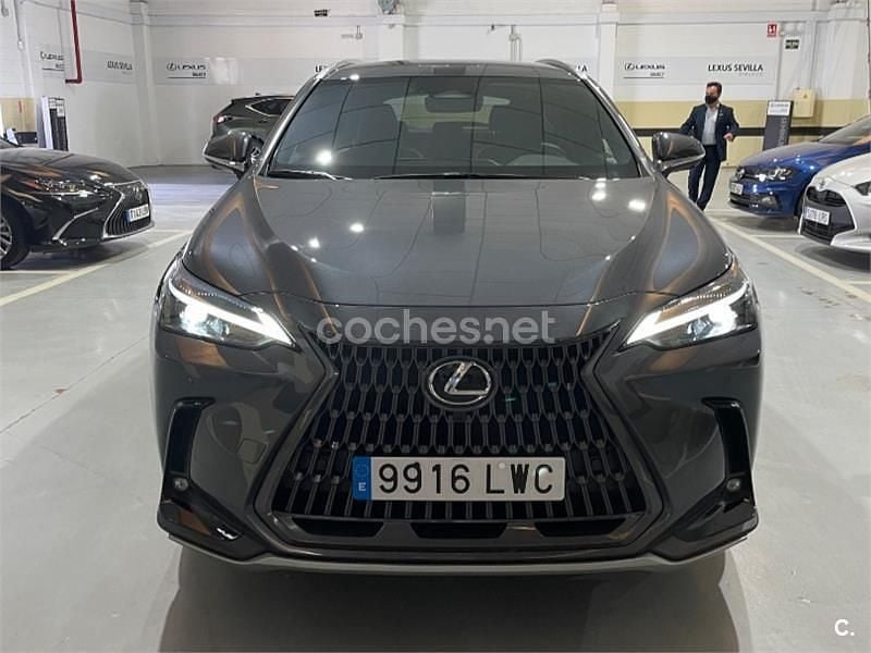 Usado Lexus NX350h Executive Line 242 CV (177 kW) 2022 Gris / plata SUV