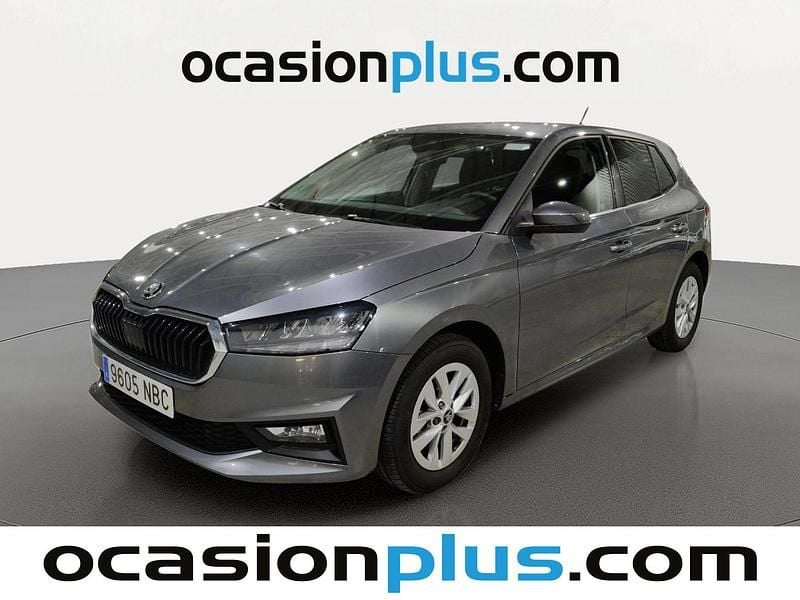 Gris Usado 2025 Skoda Fabia Selection Utilitario | 18.000 € (Super precio) - Imagen 1/4