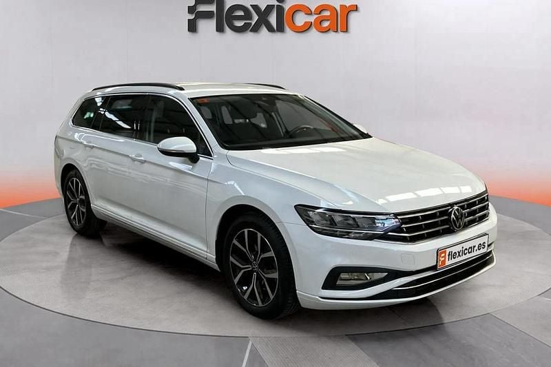 Blanco Usado 2020 VW Passat Executive Familiar | 21.590 € (Precio justo) - Imagen 1/4