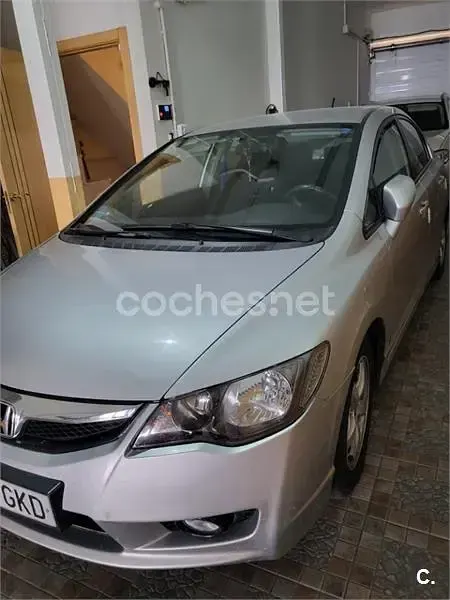 Usado Honda Civic Hybrid 115 CV (84 kW) 2008 Gris / plata Berlina
