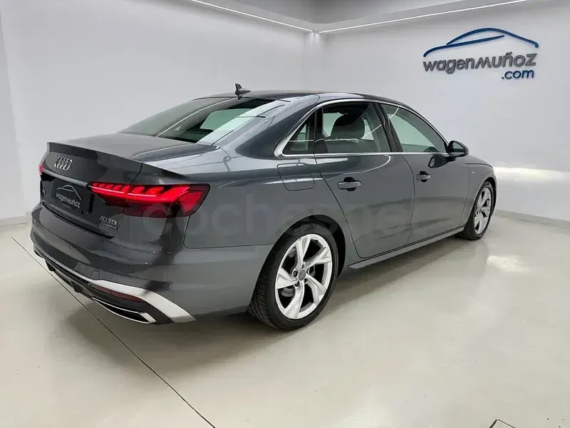 Usado Audi A4 S-Line 190 CV (139 kW) 2020 Gris / plata Berlina