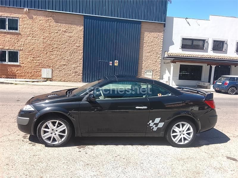 Usado Renault Mégane Cabriolet Dynamique 120 CV (88 kW) 2004 Negro Descapotable