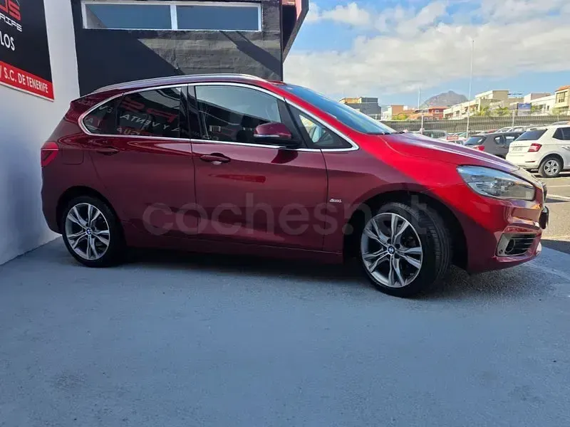 Usado BMW 216 Active Tourer 116 CV (85 kW) 2015 Rojo Monovolumen