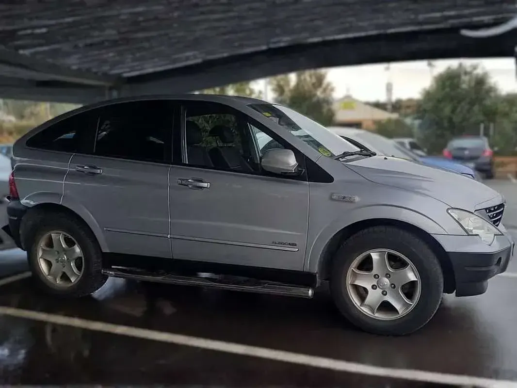 Usado SsangYong Actyon 141 CV (103 kW) 2007 Gris / plata SUV