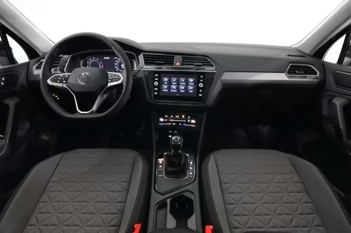 Usado VW Tiguan 131 CV (96 kW) 2022 Gris SUV