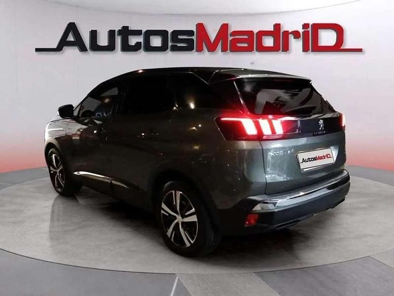 Usado Peugeot 3008 Allure 131 CV (96 kW) 2020 Gris SUV
