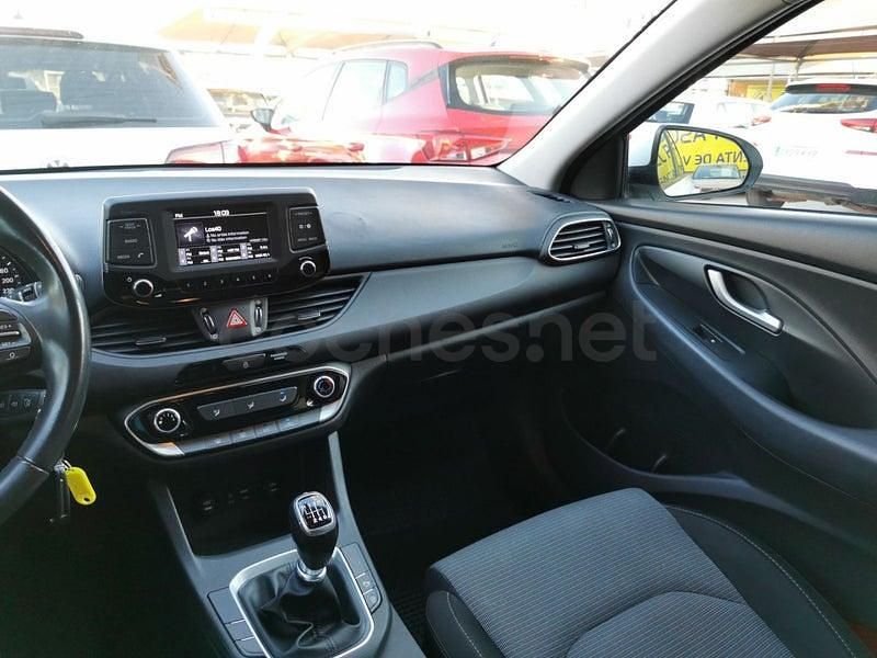 Usado Hyundai i30 100 HP (73 kW) 2020 Branco Sedan