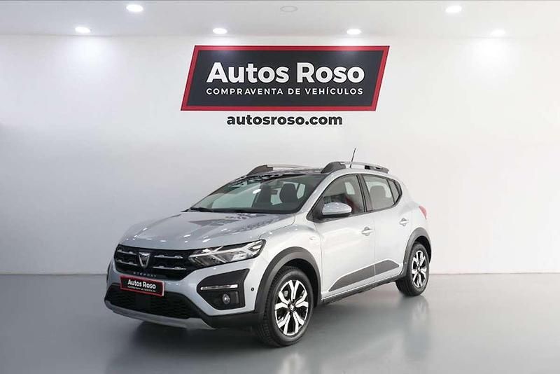 Gris / plata Usado 2023 Dacia Sandero Expression Utilitario | 13.990 € (Precio justo) - Imagen 1/4