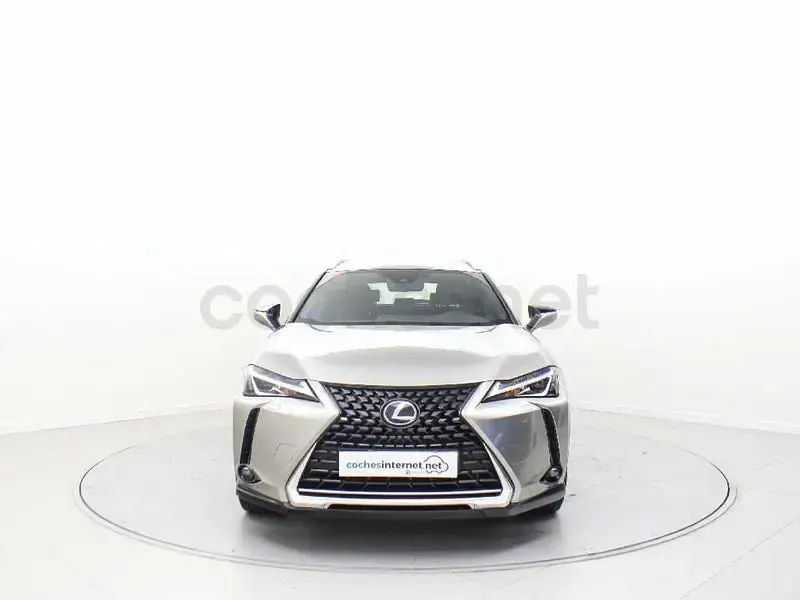 Usado Lexus UX Business Edition 184 CV (135 kW) 2019 Gris / plata SUV