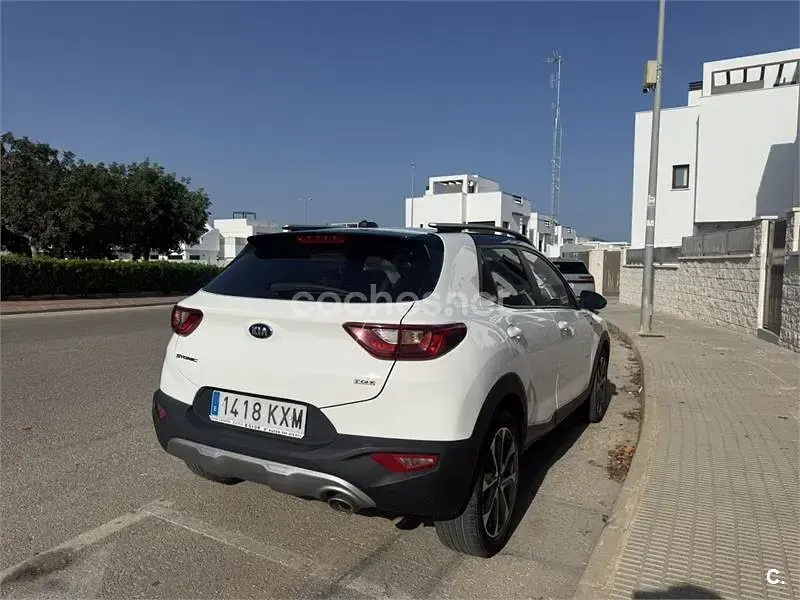Usado Kia Stonic 100 CV (73 kW) 2019 Blanco SUV