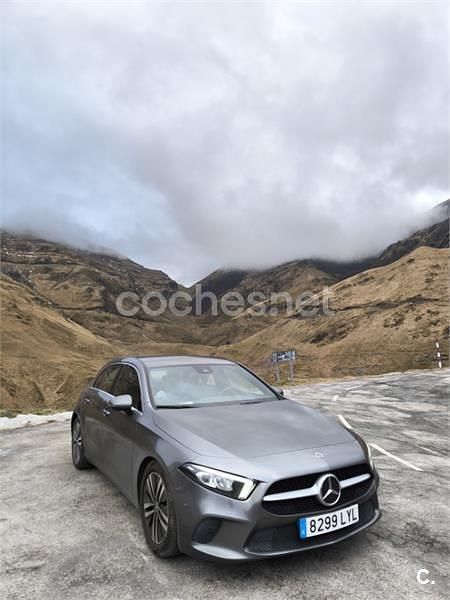 Gris / plata Usado 2022 Mercedes A180 Berlina | 25.000 € (Buen precio) - Imagen 1/4