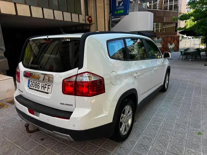 Usado Chevrolet Orlando LT 141 CV (103 kW) 2011 Blanco Monovolumen