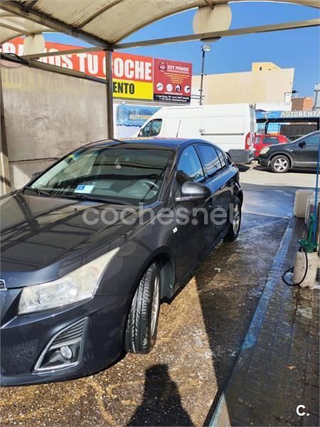 Usado Chevrolet Cruze LT 163 CV (119 kW) 2013 Negro Berlina