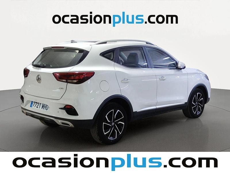 Begagnad MG ZS Luxury 111 HK (81 kW) 2023 Vit SUV